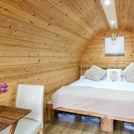 The Pod At Bank House Farm Villa Stafford Bagian luar foto