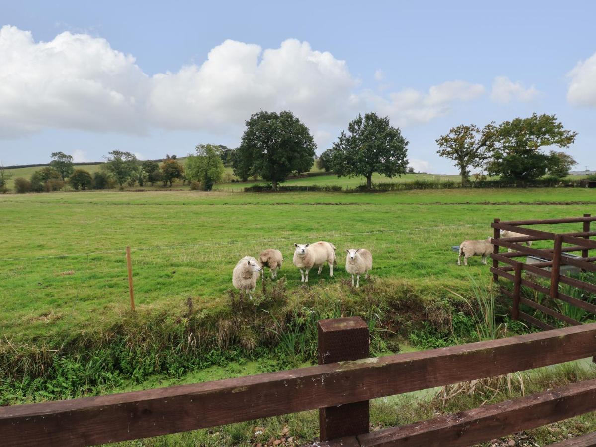 The Pod At Bank House Farm Villa Stafford Bagian luar foto